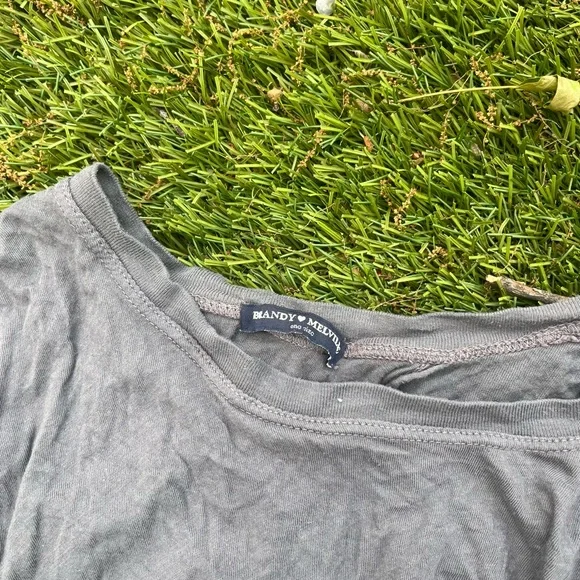 Brandy Melville Tie Open Back Top - Picture 2 of 4